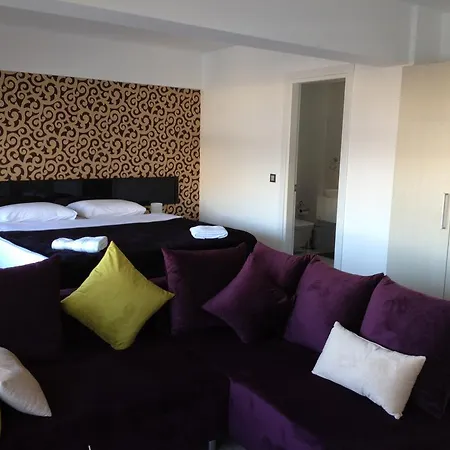 Couette-café Ada Marin *