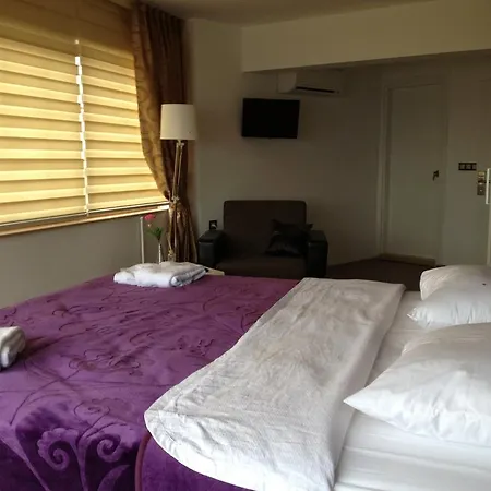 Couette-café Ada Marin